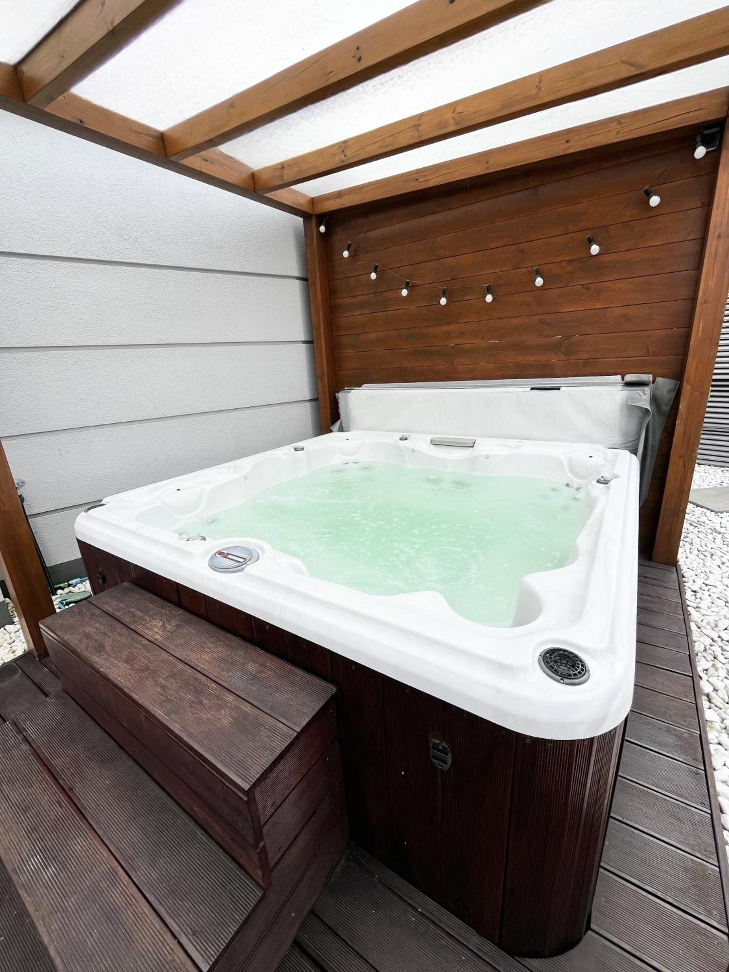 Luksusowy Apartament Z Jacuzzi By Jacek Budek Apartment Gdynia Exterior photo
